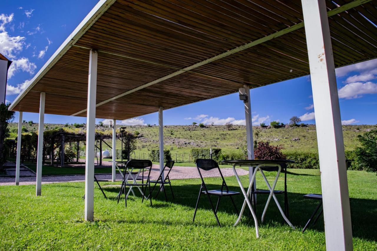 Posada Y Spa Las Golondrinas Sierra de la Ventana Exterior photo