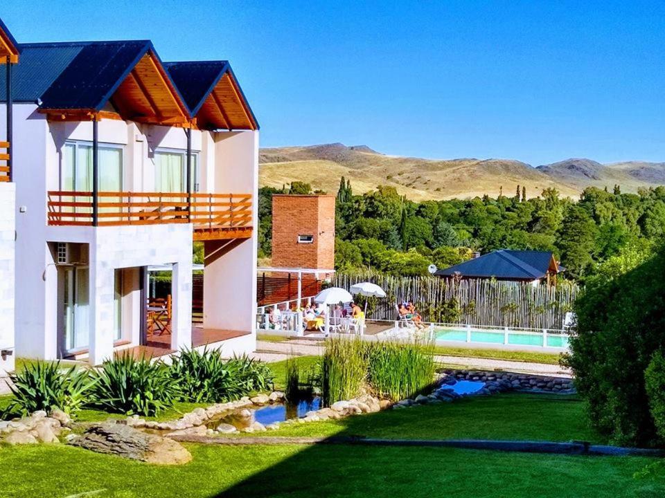 Posada Y Spa Las Golondrinas Sierra de la Ventana Exterior photo